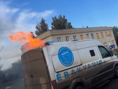 Пробив бронекапсулу наскрізь: російський дрон атакував евакуаційне авто «Проліски» на Донеччині