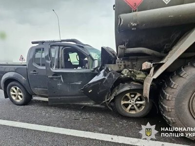 На трасі Київ — Харків зіткнулися Nissan та КамАЗ: є постраждалий