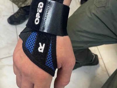 Волонтери ГО «Станція Добра» у Ківерцях збирають ортези, троакари та адаптивний одяг для поранених