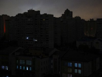 У частині районів Києва діють аварійні відключення світла