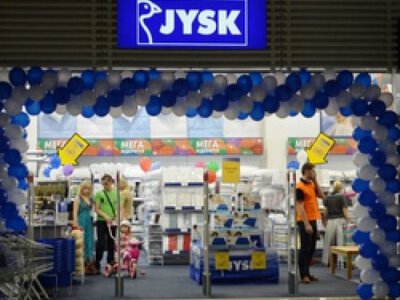Російська атака знищила магазин JYSK у Києві