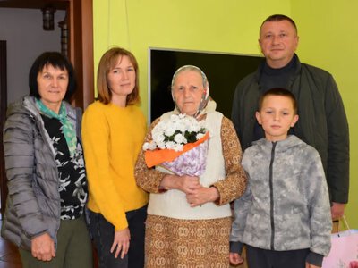 Бабуся Героя України з Пірванчого Євгенія Кравчук відзначила 90-річний ювілей