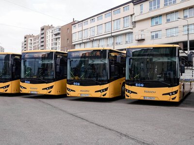 Доступніший громадський транспорт: Київ випустив на маршрути нові сучасні автобуси. ФОТО