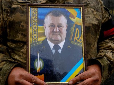 В Ужгороді попрощалися із військовим авіатехніком Віталієм Дорою
