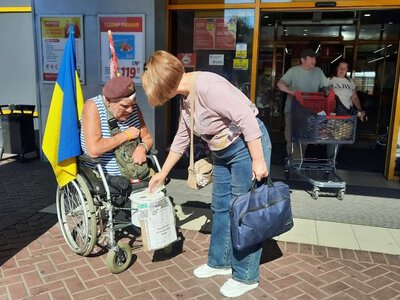 Волонтер з Херсона дядя Гриша розповів, на що збирав донати під час чергової поїздки містами України