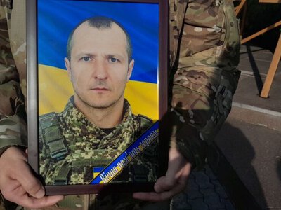 У Ромнах попрощалися із загиблим на Дніпропетровщині захисником Олександром Іщенком