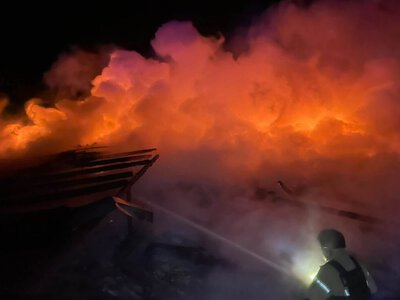 Ще фото наслідків російської атаки реактивних БпЛА в Ромнах