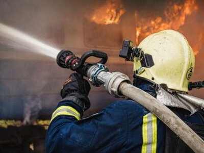 Російський дрон атакував пасажирську електричку на Харківщині: загорівся головний вагон (фото)