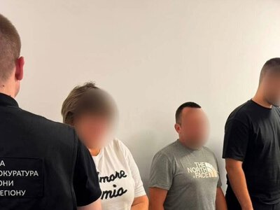 Від 5 до 13 тисяч доларів за вивезення військових із навчальних центрів: на Чернігівщині судитимуть учасників схеми