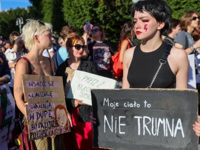 У Польщі відбулися тисячні протести за право на аборт