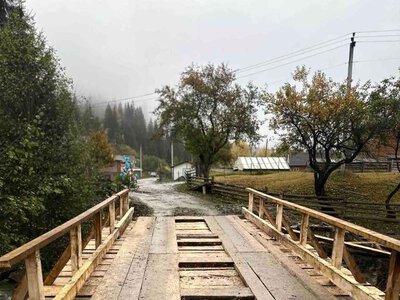 На Верховинщині збудували міст, на який місцеві жителі чекали роками