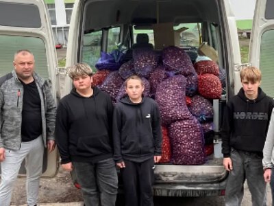 У Локачинському ліцеї зібрали 20 сіток каштанів для благодійної ініціативи