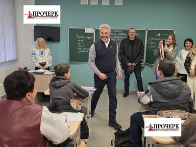 Школа, пошкоджена в перший день війни: як у Городецькому відновили гімназію за підтримки ЄІБ (відео)