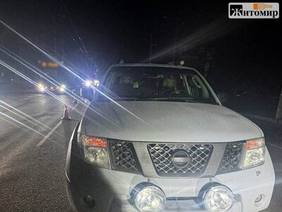 На Чуднівській в Житомирі Nissan збив чоловіка: потерпілого госпіталізували