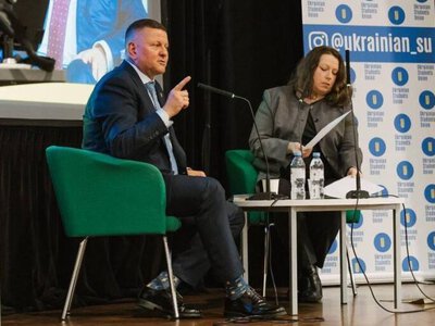 «Сильна освіта є основою національної безпеки України»: Залужний зустрівся з українськими студентами