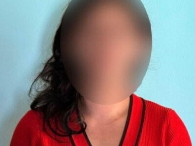 У Самарі жінка зайшла «попити водички» і винесла майже 200 тисяч грн