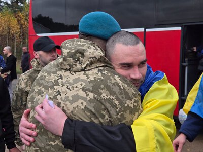 В Україну повернули 270 полонених: серед звільнених – оборонці Маріуполя та п’ятеро вцілілих в Оленівці