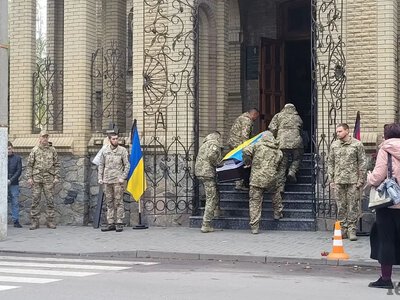 «Для побратимів він був найкращим»: у Кременчуці попрощалися із захисником України Миколою Повторейком