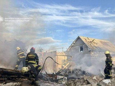 Зруйновано будинок, є поранені: в ОВА розповіли про наслідки атаки по Дніпру