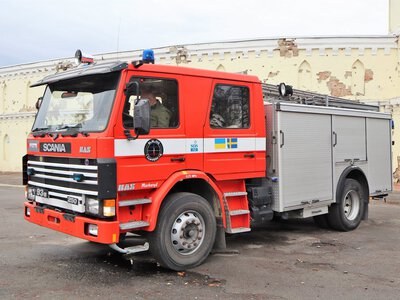 Шведські рятувальники передали Тростянецькій громаді пожежний автомобіль
