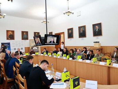 Чи зможе ШІ замінити суддю: за підтримки blago у Чернівцях обговорили майбутнє права