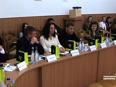 У Чернівцях обговорили ризики використання штучного інтелекту в праві