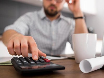 ФОПам хочуть скасувати податок на гранти: кого торкнуться нові правила