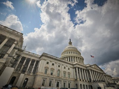 Сенатори США висунули Трампу вимогу щодо супутникового зв’язку України, — NYT
