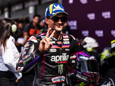 Лідер сезону MotoGP зламав руку в аварії на Гран-прі Австралії та може залишитися без титулу (ВІДЕО)