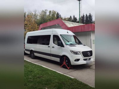 На Львівщині прикордонники виявили викрадений Mercedes, який розшукували у Франції
