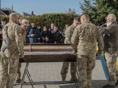 Понад два роки вважався зниклим безвісти: у Мукачеві попрощалися із Андрієм Сальниковим