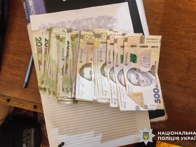 На Рівненщині поліція розслідує дві крадіжки – мотокоси та 17 тисяч гривень