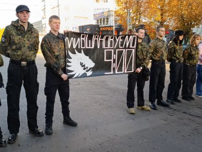 У Шептицькому зупинився рух: на перехресті вулиць Шептицького та Стуса відбулася акція «Вшануй»