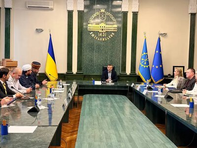 У Хмельницькому обговорили співпрацю з кримськотатарською та арабською спільнотами