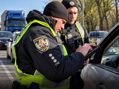 Хто має право зупиняти авто і доправляти до ТЦК: поліція уточнила правила