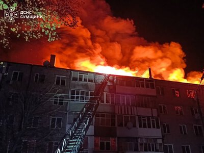Під постійною загрозою повторних ударів рятувальники Сумщини ліквідовували пожежі у Глухові + Фото