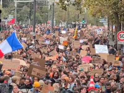 У Франції та Іспанії відбулися масові протести: у Парижі вийшли 110 тисяч людей