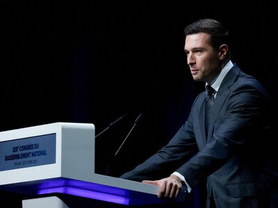Жордан Барделла знову очолив французьку ультраправу партію на фоні протестних виступів