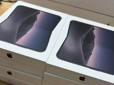 На Львівщині митники виявили 11 незадекларованих iPhone на 1,4 млн грн