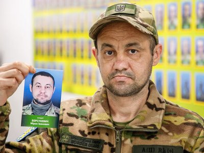 Звільнений з полону прикордонник з Прикарпаття Мирон Борсукевич зняв своє фото з дошки безвісти зниклих