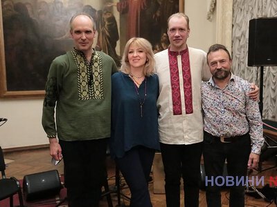«Лунає осінь золота»: колектив «Acoustic band» виступив з яскравим концертом (фото)
