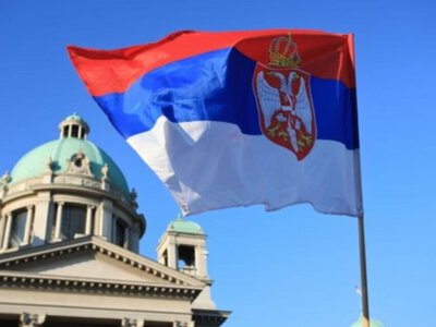 Сербія обирає парламент на тлі дворічних протестів проти Вучича