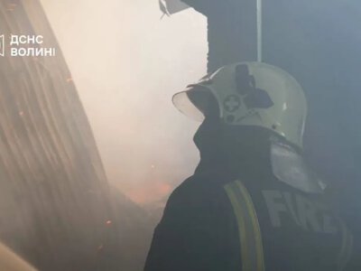 На Волині за добу сталися три пожежі: горіли господарські споруди та автомобіль