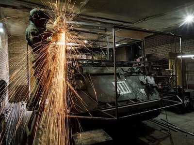 Склад, майстерня, серверна: які тилові фахівці потрібні «Азову»