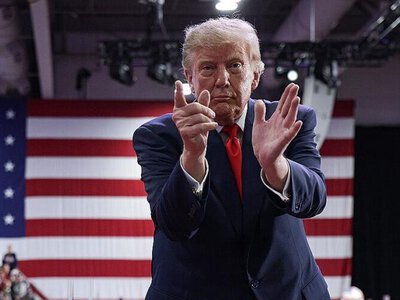 Трамп проголосував достроково, хоча раніше критикував цю процедуру