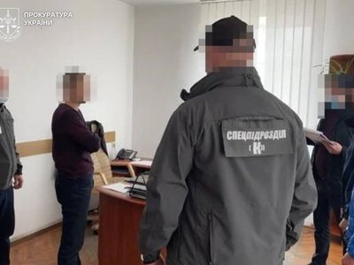 Керівник відділу поліції вимагав хабар талонами на пальне: суд призначив йому 7 років тюрми