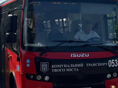 У Чернівцях на Хотинській через затори запізнюється громадський транспорт