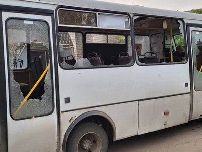 Росіяни вдарили по автобусу в Херсоні: шестеро постраждалих