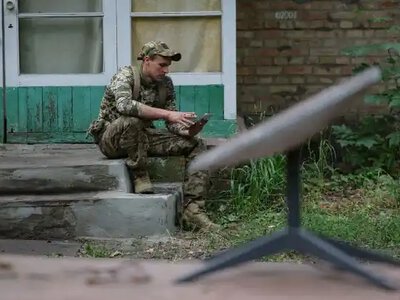 Маск злякався удару РФ по Starlink і наполягає на цивільному використанні супутників