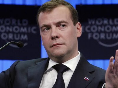 Медведєв закликав Трампа доручити ЦРУ розібратися із Зеленським